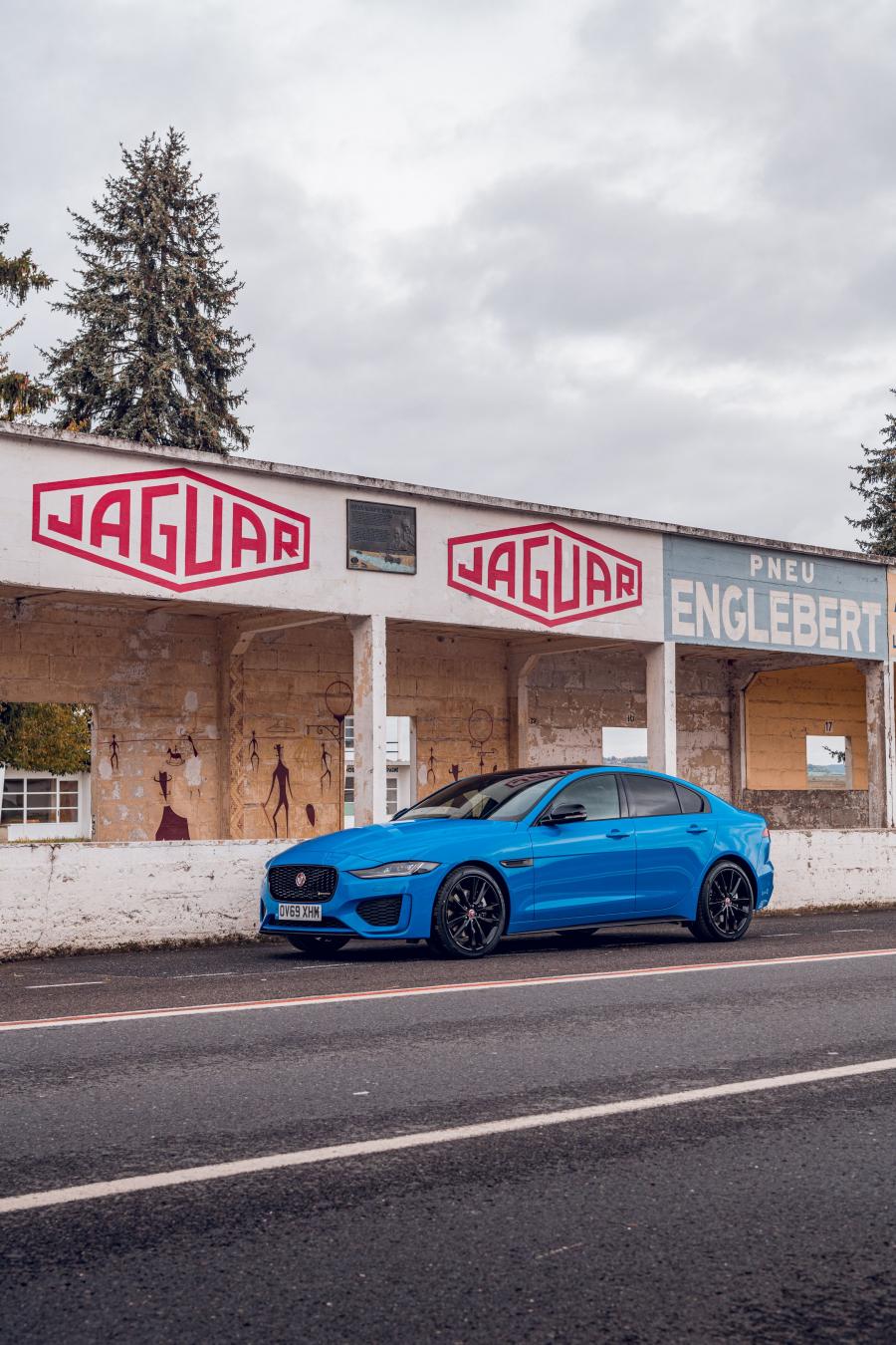  Jaguar XE R-Dynamic Reims Edition 2020 года  (UK) (фото 30 из 84)